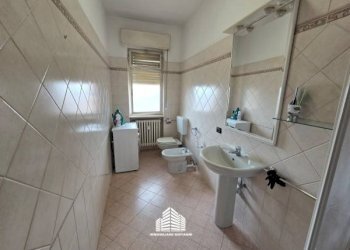 Bagno - Three-room apartment via Giovanni Piumati, 7, Bra - photo 13