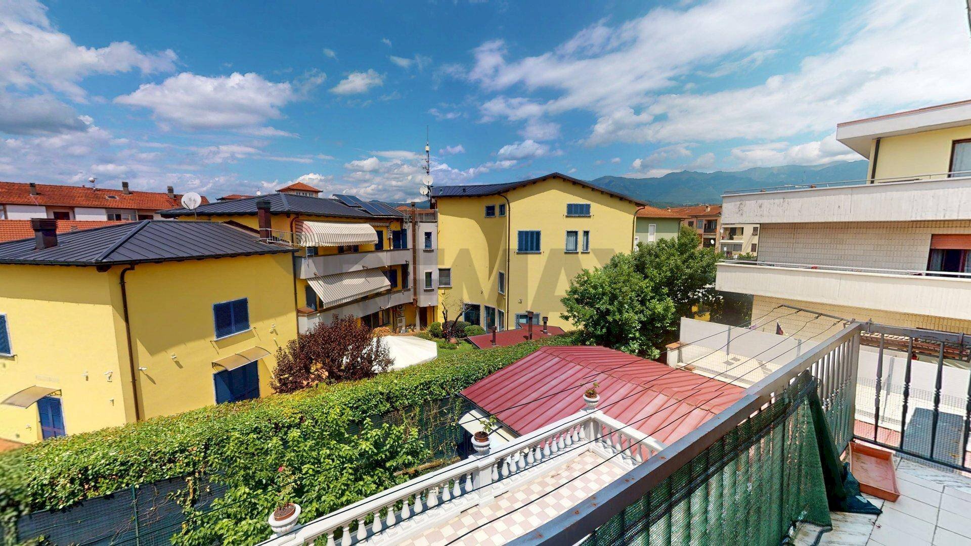 Balcone - Appartamento via Monsignor Razzoli
 
19, Villafranca in Lunigiana - foto 1