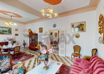 Sala da pranzo - Appartamento via Monsignor Razzoli
 
19, Villafranca in Lunigiana - foto 6