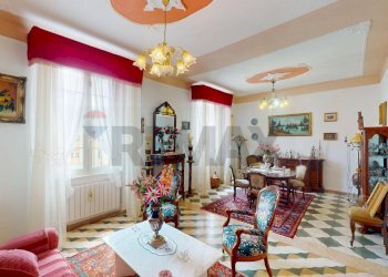 Sala da pranzo - Appartamento via Monsignor Razzoli
 
19, Villafranca in Lunigiana - foto 7