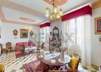 Sala da pranzo - Appartamento via Monsignor Razzoli
 
19, Villafranca in Lunigiana - foto 9