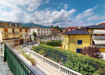 Balcone - Appartamento via Monsignor Razzoli
 
19, Villafranca in Lunigiana - foto 14