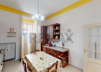Sala da pranzo - Appartamento via Monsignor Razzoli
 
19, Villafranca in Lunigiana - foto 17