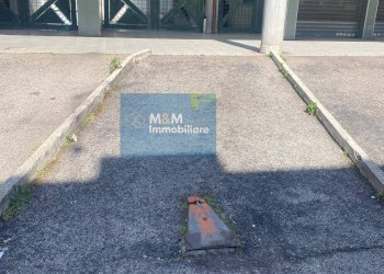 Foto 2 - Box Via Montegrappa
 
36, Nettuno - photo 2