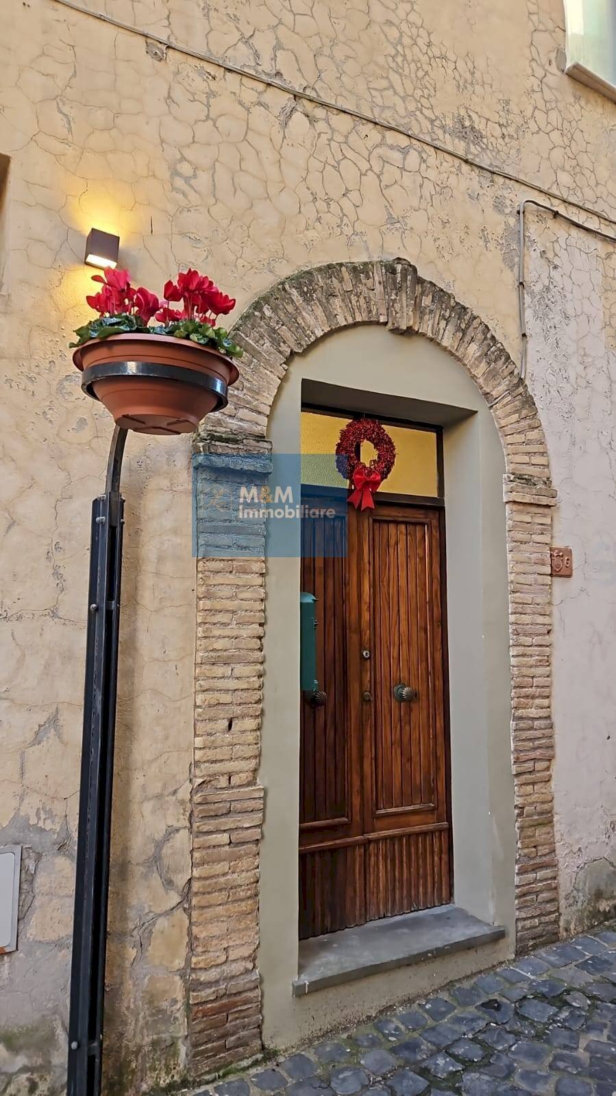 Foto 1 - Stabile - Palazzo Via A. Sacchi
 
6, Nettuno - foto 1