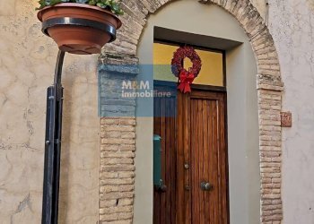 Foto 1 - Stabile - Palazzo Via A. Sacchi
 
6, Nettuno - foto 1