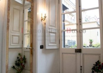 Interno palazzo - Three-room apartment via Sant'Anselmo, 1, Torino (neighborhood San Salvario) - photo 8