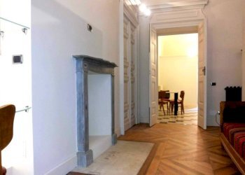 Disimpegno - Three-room apartment via Sant'Anselmo, 1, Torino (neighborhood San Salvario) - photo 13