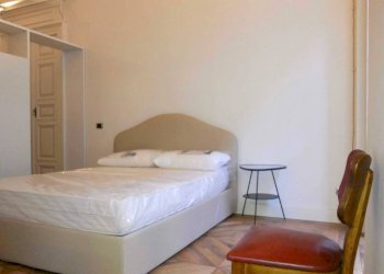 Camera da letto - Three-room apartment via Sant'Anselmo, 1, Torino (neighborhood San Salvario) - photo 19