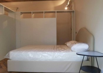 Camera da letto - Three-room apartment via Sant'Anselmo, 1, Torino (neighborhood San Salvario) - photo 20