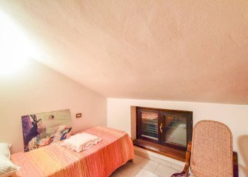 Camera da letto - Villa via Lecco, 14C, Erba - photo 9