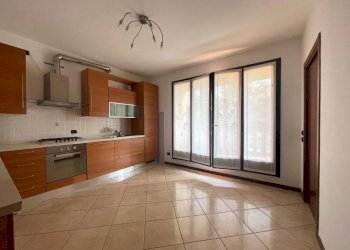 Cucina - Two-room apartment via Moia, 12/a, Cornate d'Adda - photo 8