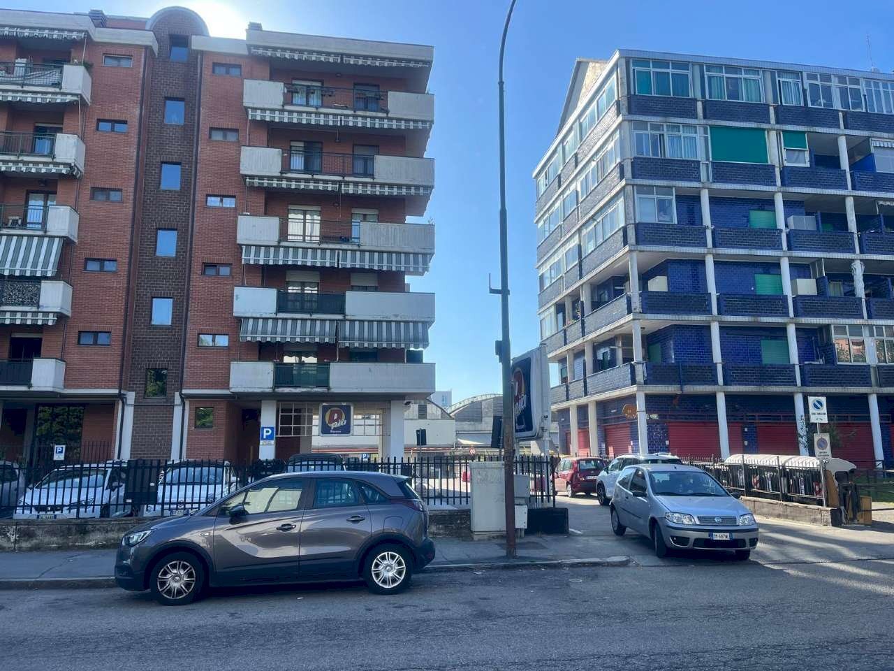 FACCIATA - Box via NEGARVILLE, 23, Torino (zona Mirafiori Sud) - foto 1