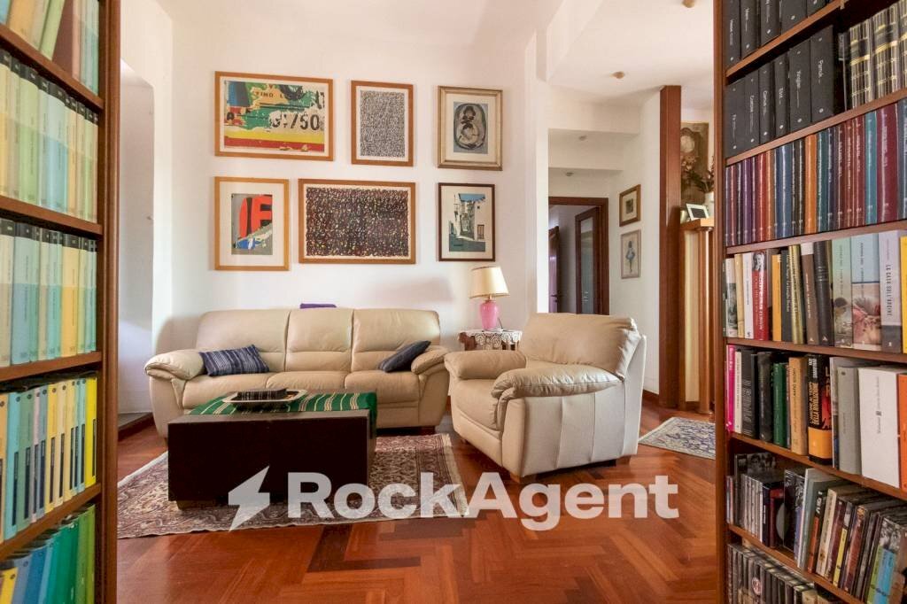 Salone - Appartamento via Giuseppe Raffaelli, 34, Catanzaro - foto 1