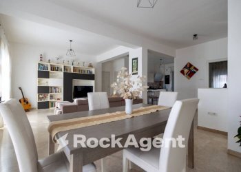 Salone - Appartamento viale Vincenzo de Filippis, 61, Catanzaro - foto 3