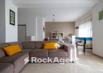 Salone - Appartamento viale Vincenzo de Filippis, 61, Catanzaro - foto 4