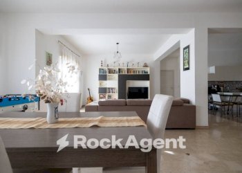 Salone - Appartamento viale Vincenzo de Filippis, 61, Catanzaro - foto 9