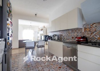 Cucina - Appartamento viale Vincenzo de Filippis, 61, Catanzaro - foto 16