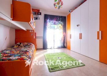 Camera da letto - Appartamento viale Vincenzo de Filippis, 61, Catanzaro - foto 23