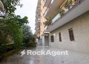 Cortile interno - Appartamento viale Vincenzo de Filippis, 61, Catanzaro - foto 39