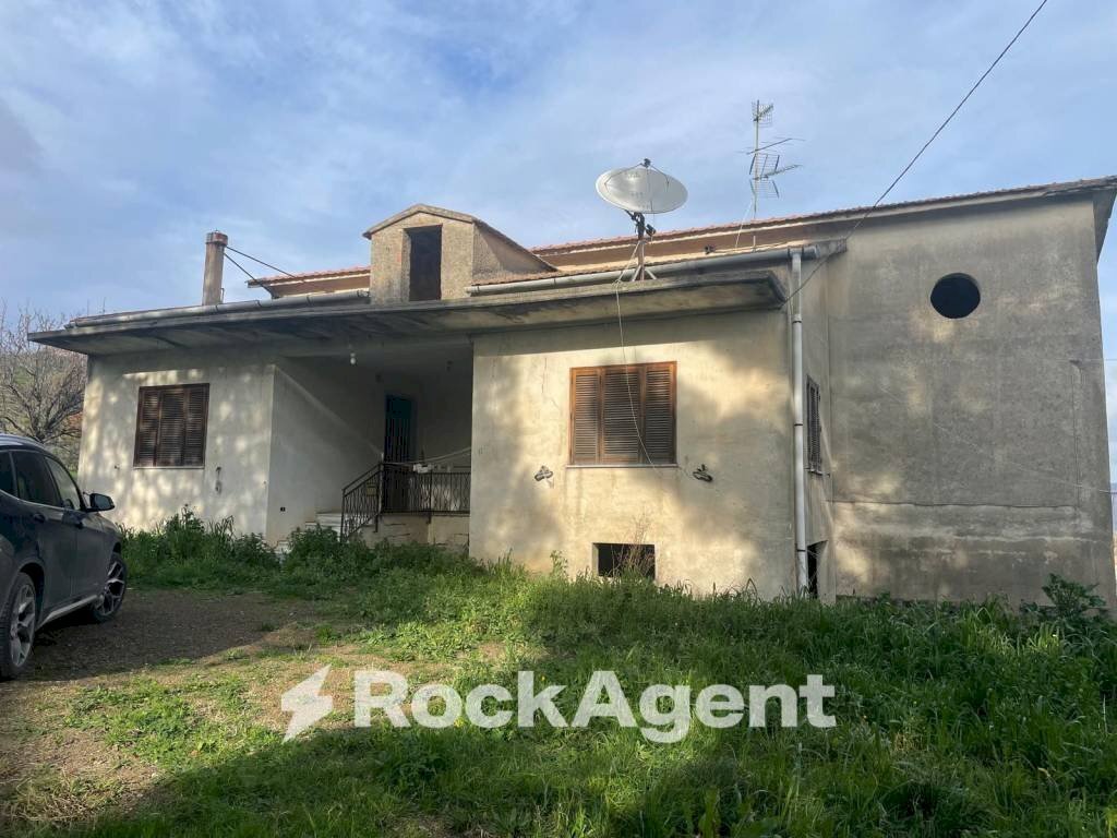 Facciata - Casa indipendente via Borgo San Martino, Altavilla Silentina - foto 1