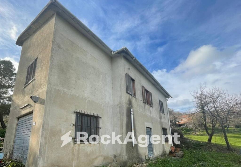 Facciata - Casa indipendente via Borgo San Martino, Altavilla Silentina - foto 2