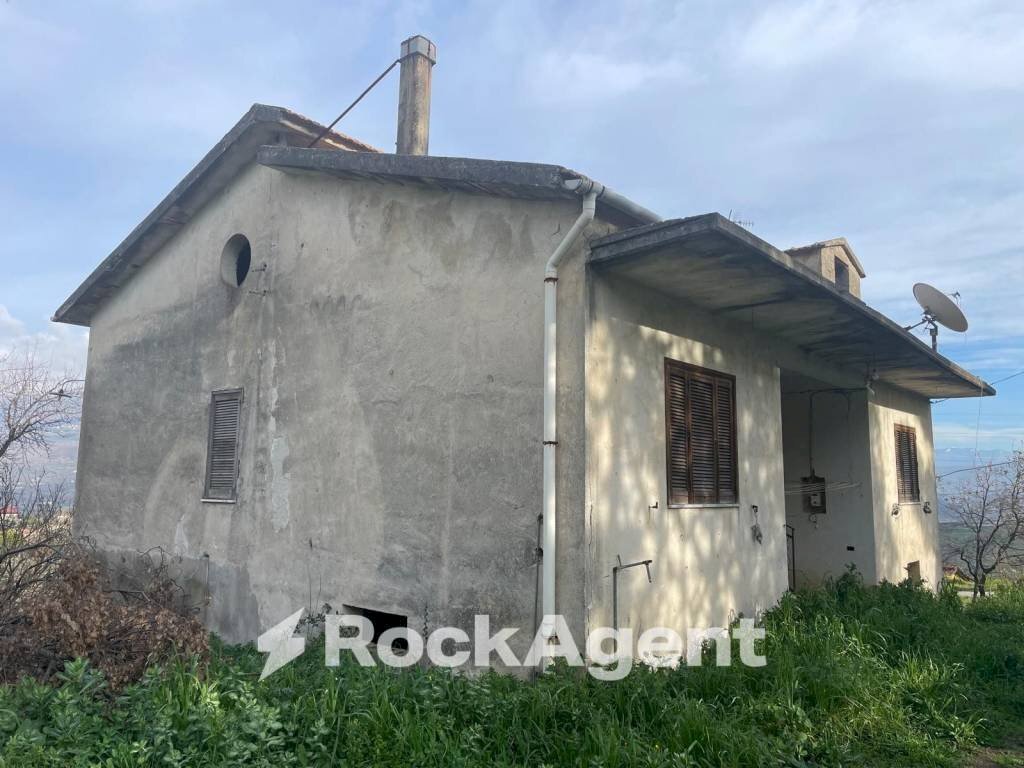 Facciata - Casa indipendente via Borgo San Martino, Altavilla Silentina - foto 3