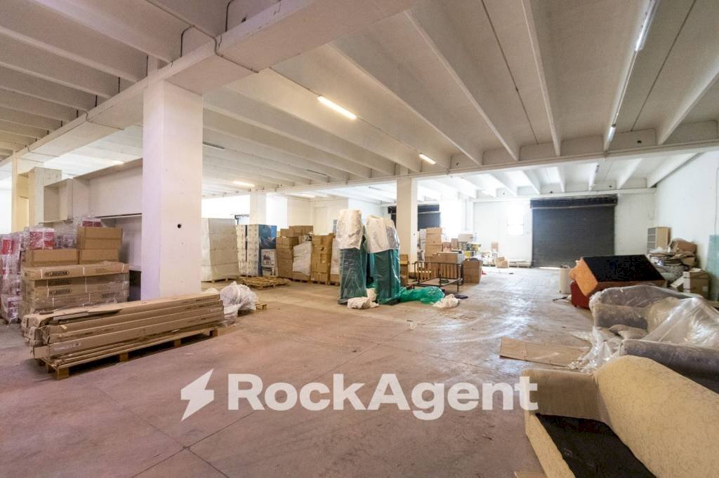 Interno non residenziale - Negozio viale Lucrezia della Valle, Catanzaro - foto 1