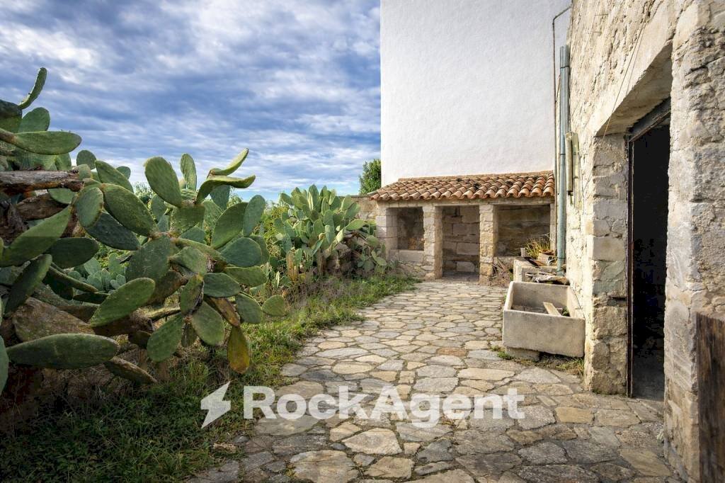 Giardino - Casa indipendente via Circonvallazione, 19, Nociglia - foto 1