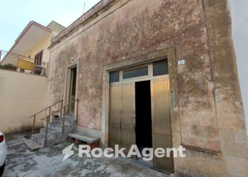 Facciata - Casa indipendente via Circonvallazione, 19, Nociglia - foto 2