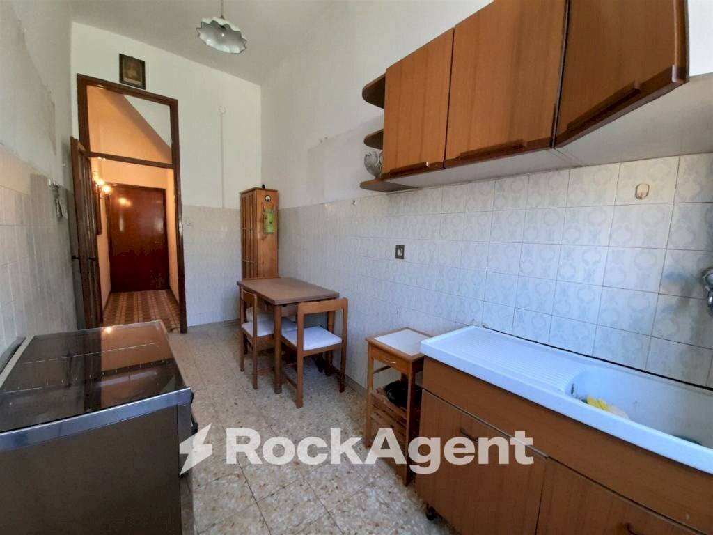 Cucina - Trilocale via Roma, 34, Acquapendente - foto 3
