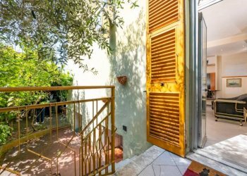 Balcone - Quadrilocale viale Cembrano, 19A, Genova (zona Quarto) - foto 8