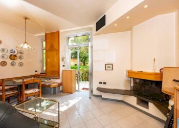 Salone - Quadrilocale viale Cembrano, 19A, Genova (zona Quarto) - foto 15