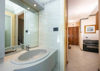 Bagno - Quadrilocale viale Cembrano, 19A, Genova (zona Quarto) - foto 17