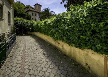 Cortile interno - Quadrilocale viale Cembrano, 19A, Genova (zona Quarto) - foto 40