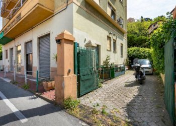 Facciata - Quadrilocale viale Cembrano, 19A, Genova (zona Quarto) - foto 43