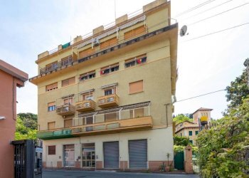 Facciata - Quadrilocale viale Cembrano, 19A, Genova (zona Quarto) - foto 44