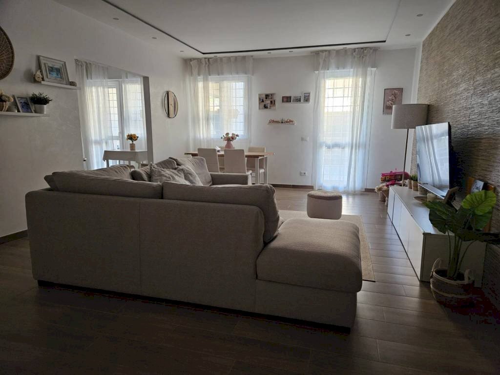 Salone - Four-room apartment via Aldo Ballarin, Roma - photo 2