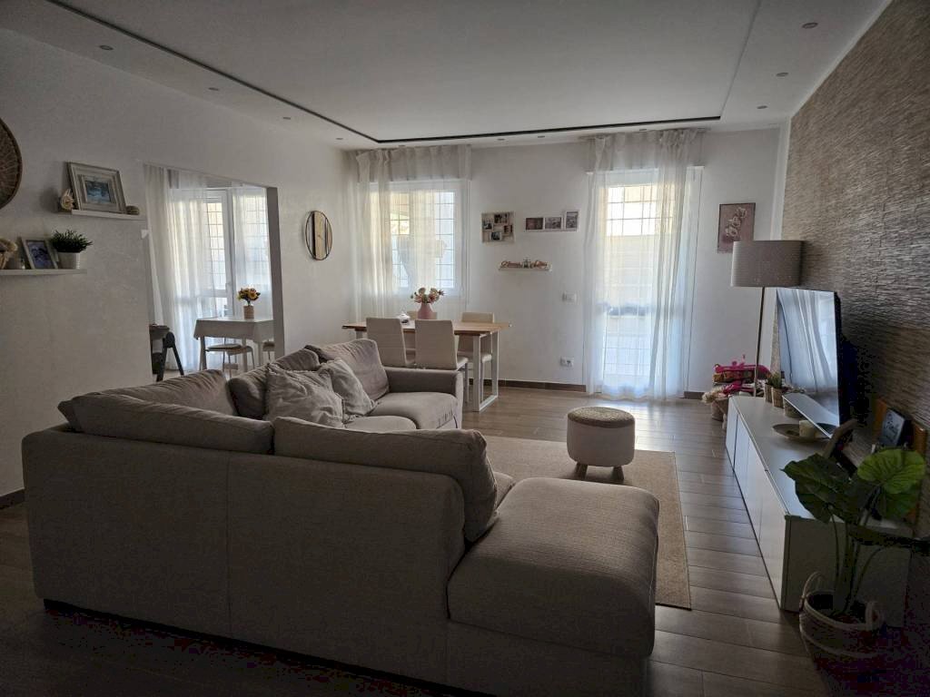 Salone - Four-room apartment via Aldo Ballarin, Roma - photo 3