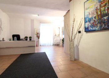 Semi-detached house Regione Carrara, Terzo - photo 30