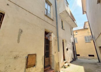 Casa indipendente Piazza Monsignor F. Guerra, Volpedo - foto 1