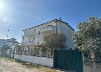 2311f3b6-ba3e-4b45-a857-6f91f7e43b5e.jpg - Three-room apartment Via Biancospino 4, Sellia Marina - photo 12