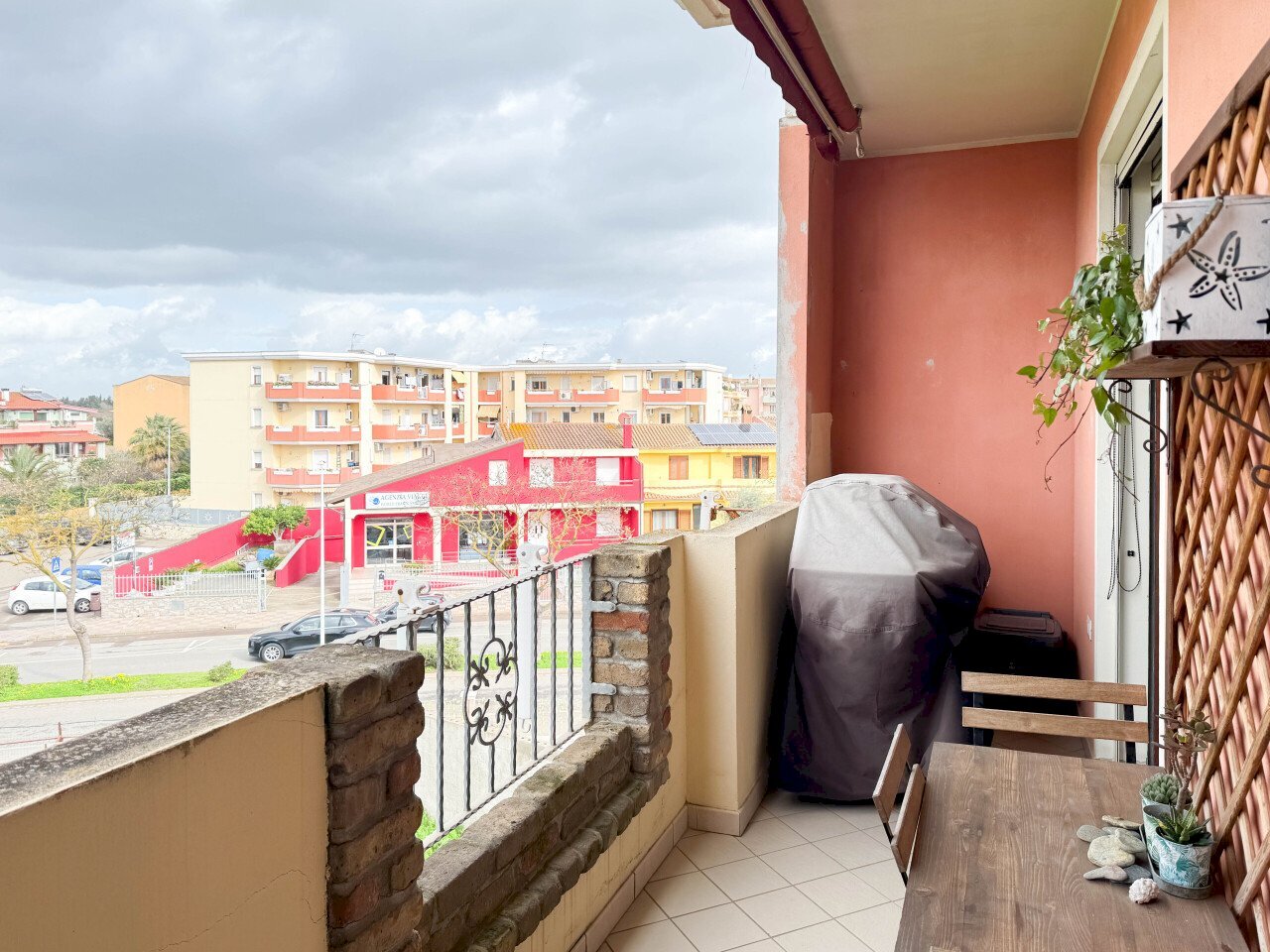 veranda.jpg - Three-room apartment Assemini - photo 1