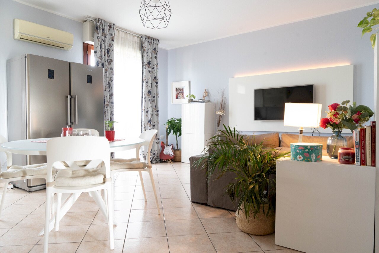 living.jpg - Three-room apartment Assemini - photo 2