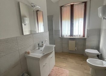 bagno - Four-room apartment Via dell'Arte Tessile 6, Perugia - photo 8