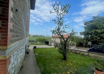 giardino - Four-room apartment Via dell'Arte Tessile 6, Perugia - photo 16
