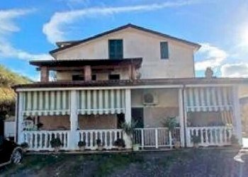2.jpg - Three-room apartment at auction Frazione Coasco Marina Verde 108/B, Villanova d'Albenga - photo 1