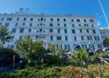2.jpg - Hotel - Accommodation facility at auction Salita Grand Albergo 8, Sanremo - photo 1