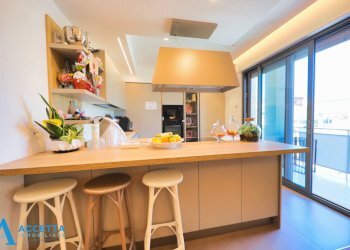 living - Attic Via Gastone Mezzetti 21, Taranto - photo 4