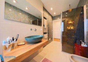 bagno - Attic Via Gastone Mezzetti 21, Taranto - photo 18